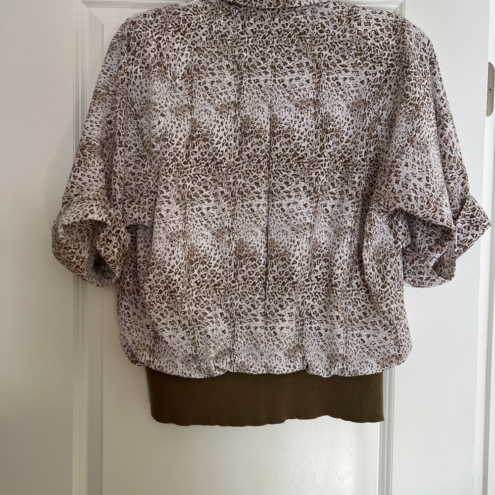Leopard Print Button-Up Blouse - Picture 8 of 9